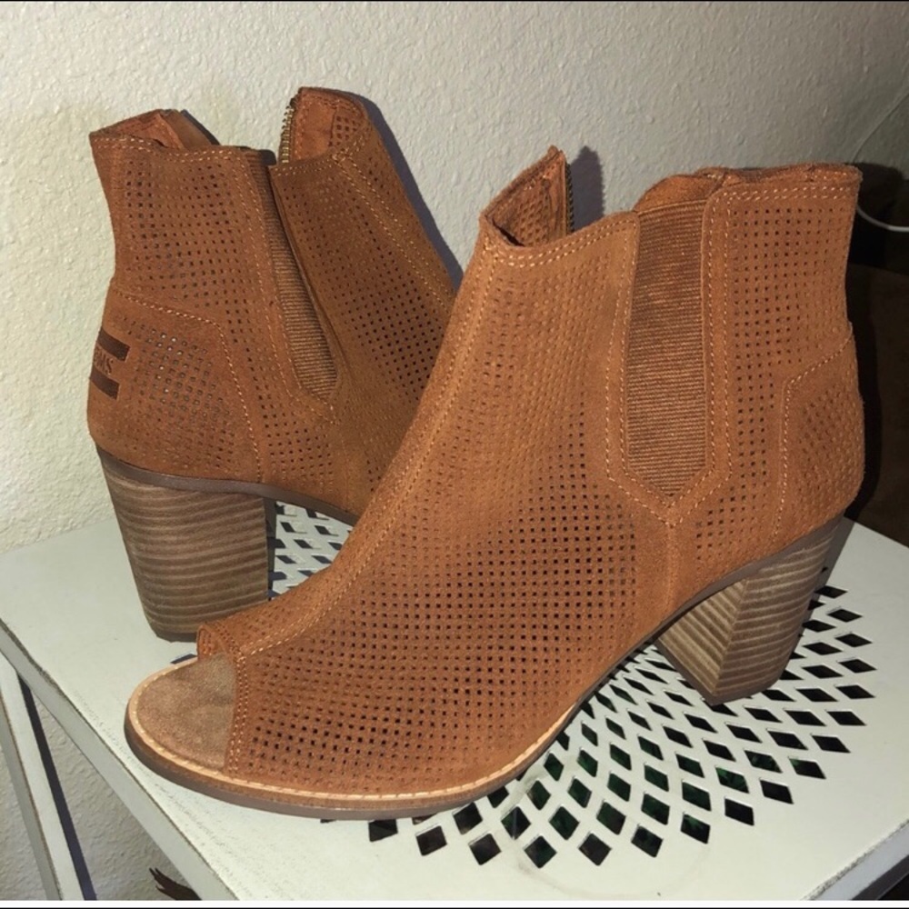 Toms Brown Suede Booties